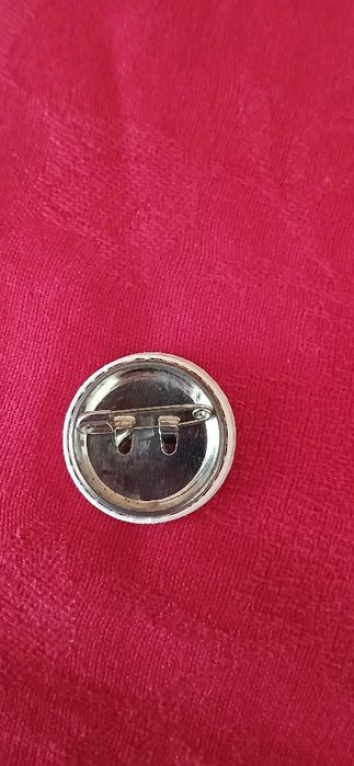 Crachá Kisse me, antigo