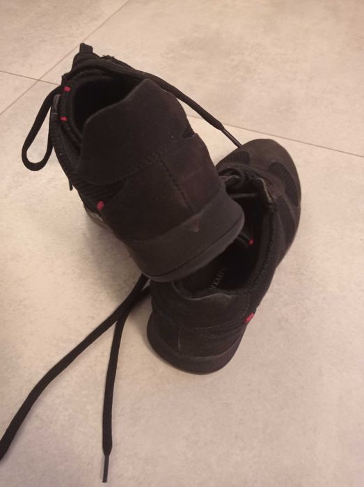 Buty czarne nowe 36