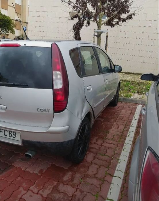 Mitsubishi Colt 2008 super econômico e fiável