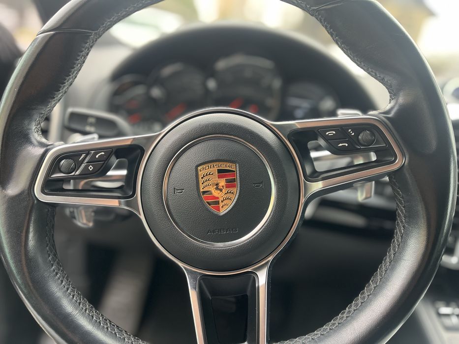 Продаж Porsche Cayenne 2014