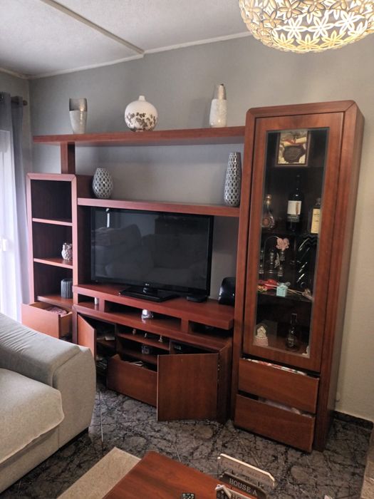 Estante de madeira para TV