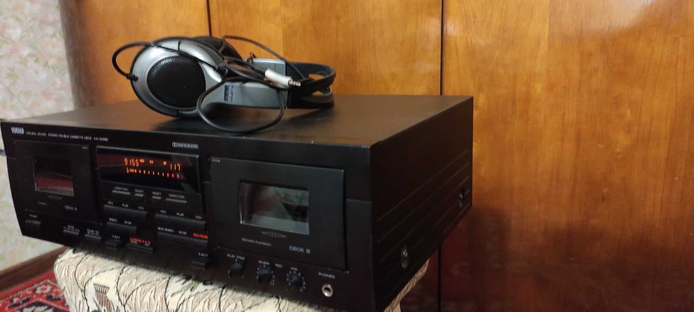 Аудиомагнитофон-дека  Yamaha kx-w492 и наушники FLYPER