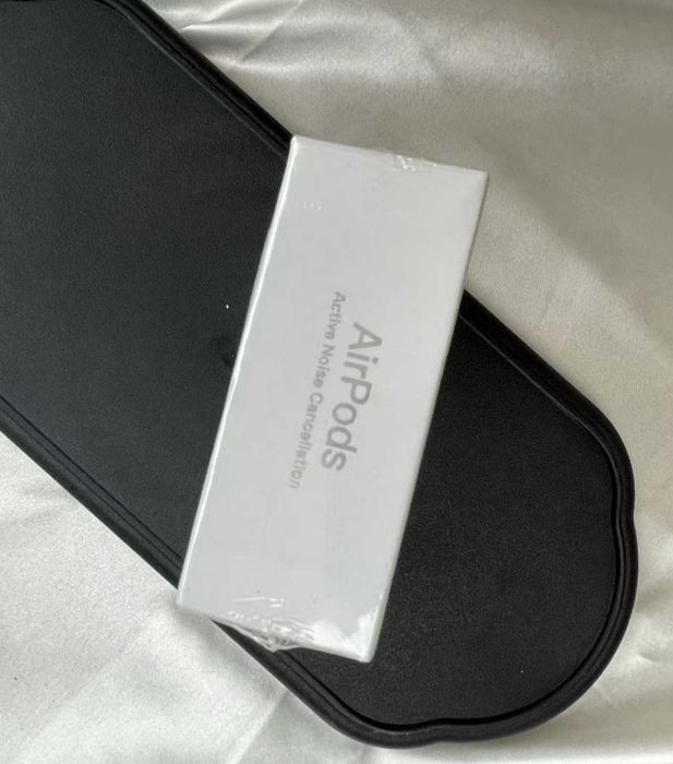 Oryginalne słuchawki Apple AirPods 4 100% sprawne