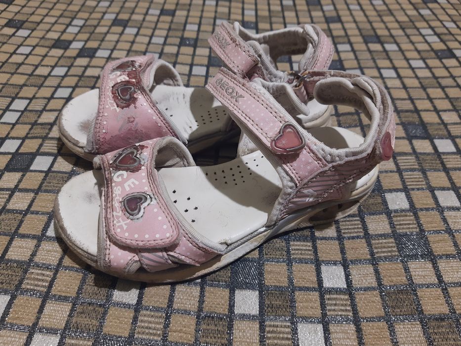 Босоножки, кроссовки, тапочки детские разные