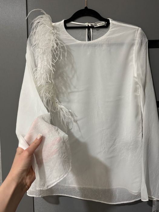 Блузка ZARA з пірʼям, НОВА!