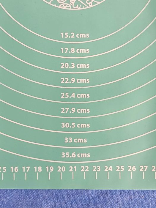 Zwijana stolnica kuchenna mata silikonowa do ciasta duża 50x40