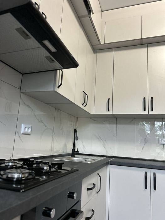 Продаж 2-х кім в центрі з сучасним ремонтом