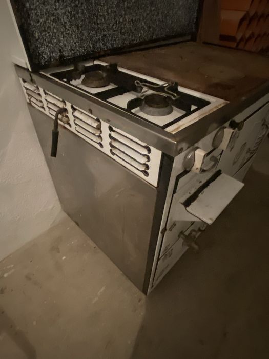 Fogao a gaz e  a lenha usado