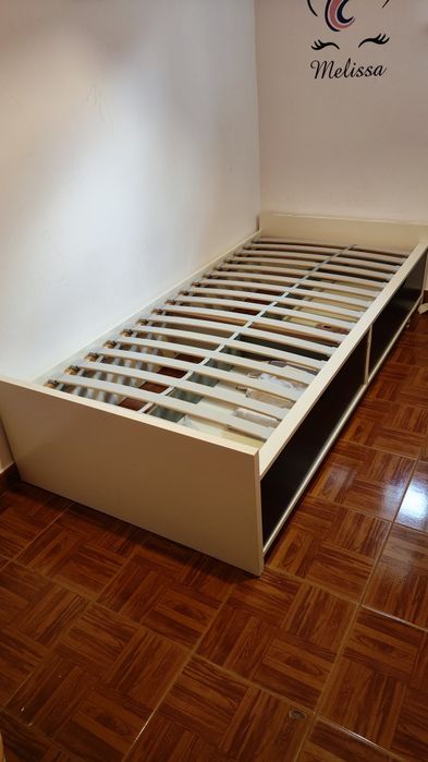 Cama individual com gavetas de arrumação + Colchão