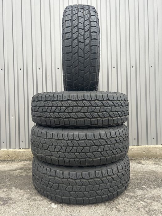 Хороший комплект всесезонних шин 255/75R17 Cooper Tires