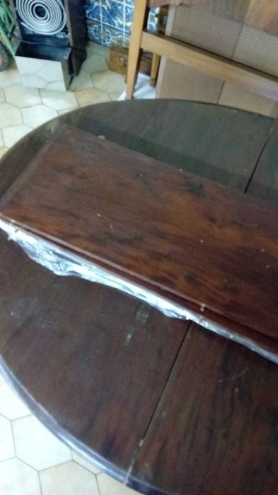 Mesa antiga estilo romântico