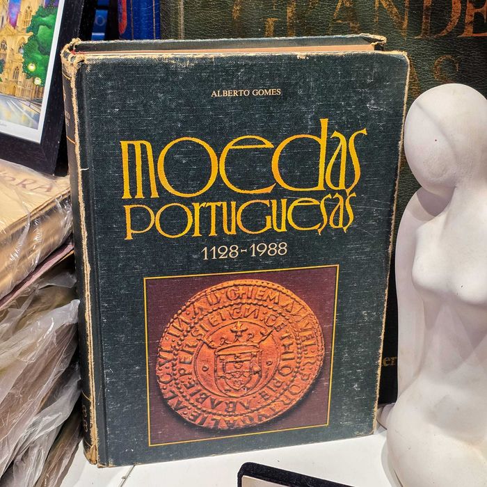 Catálogo Numismático “Moedas Portuguesas 1128–1988” – Alberto Gomes | 1ª Edição 1987