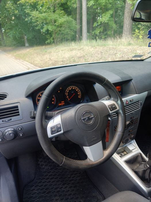 Opel Astra H, rok 2010, 1.4, benzyna