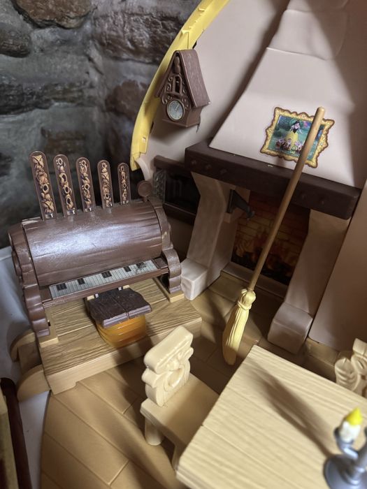 Casa branca de neve e  anoes