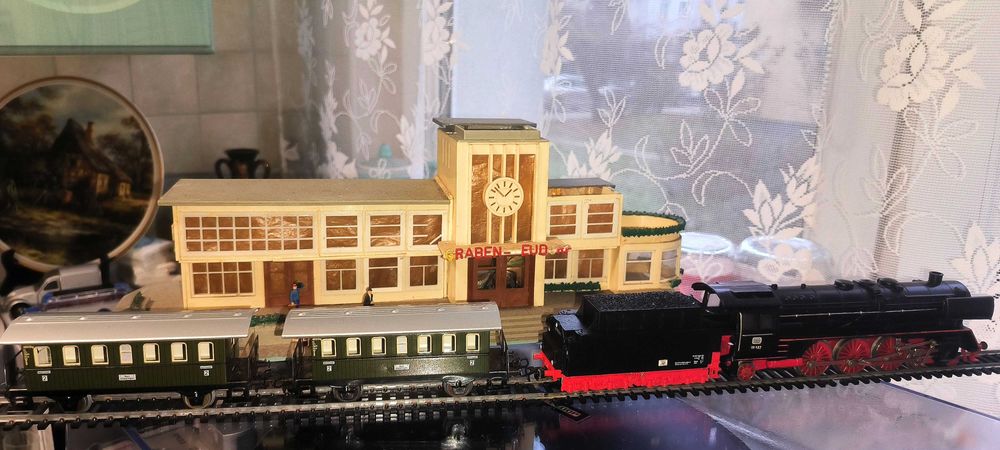 Lokomotywy BR-44 DB i BR-01 182 + Loko. Amtrak USA i wagon Mitropa  HO