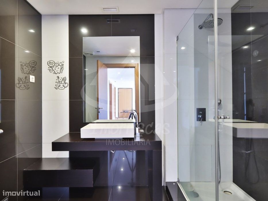 Apartamento T3 com box no Condomínio Blue Garden, em Sacavém