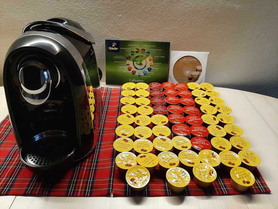 Ekspres kapsułkowy Tchibo Cafissimo + zapas kapsułek 60 szt