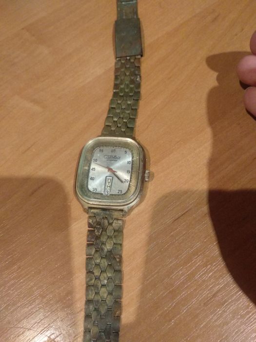 Часы ручные  "Слава"