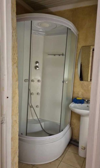 Двокімнатна парк Шевченка Газ 2 входи Можливий поділ на дві квартири