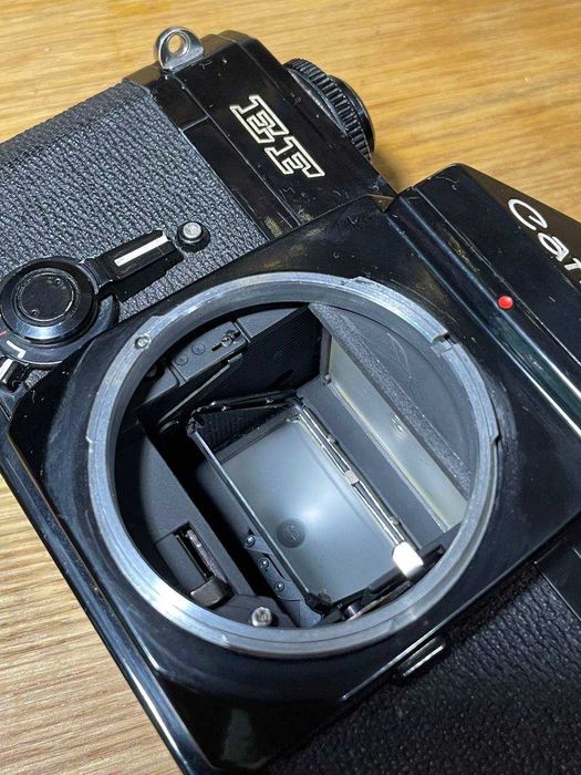 Плівковий фотоапарат Canon EF