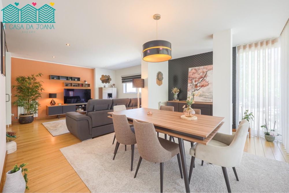 Mesa de Jantar Extensível Antarte Oslo + 4 Cadeiras