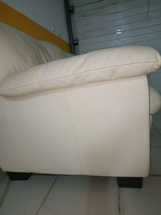 Sofá bege 3 lugares