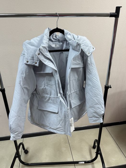 Продам курточку нова