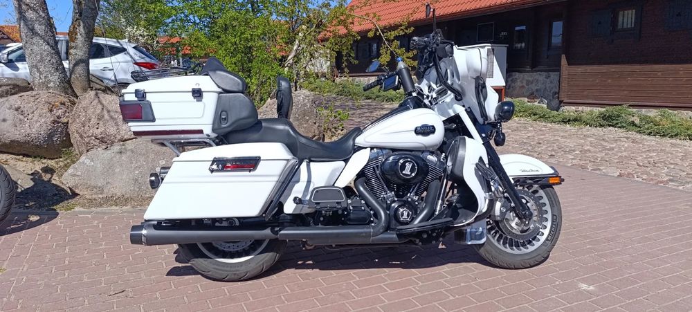 Harley-Davidson FLHTCU Ultra Harley-Davidson FLHTCU Electra Ultra Classic