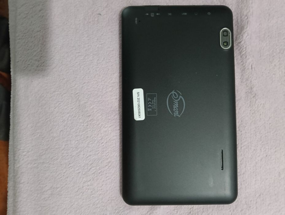 Vendo tablet novo com teclado