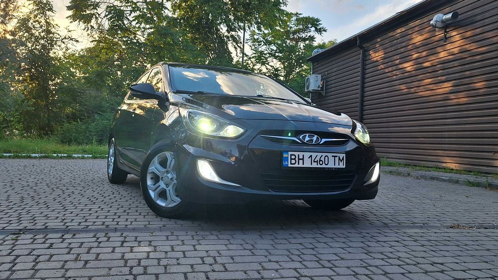 Hyundai Accent 2012 1.6 Автомат