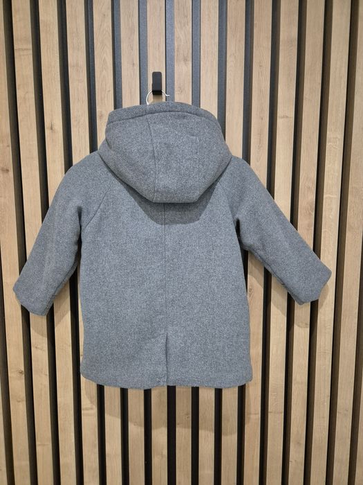 Ciepły,  zimowy płaszcz Zara rozmiar 110. Baranek. Szary. Stan bardzo