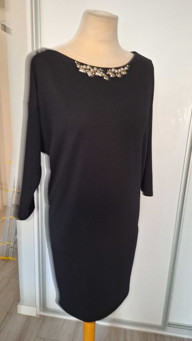 elegancka sukienka w roz