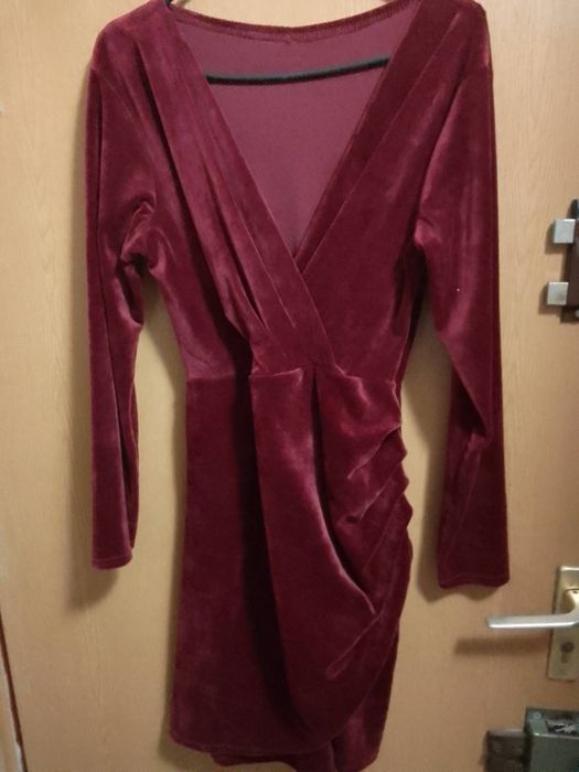 Welurowa sukienka wieczorowa