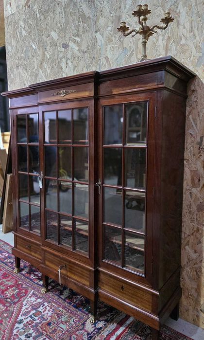 Biblioteczka Empire okuwana mosiądzem #2370 Stylowy Węgrów