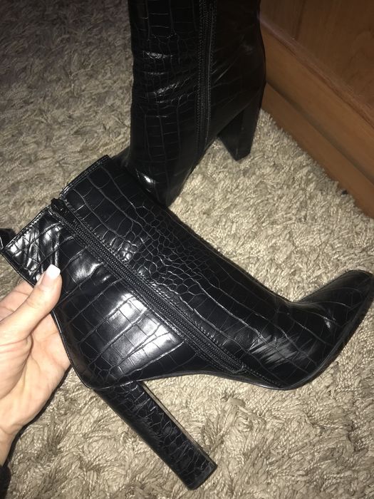 Ботинки,чоботи,батильоны