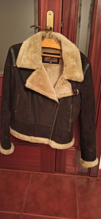 Casaco estilo aviador em pele verdadeira