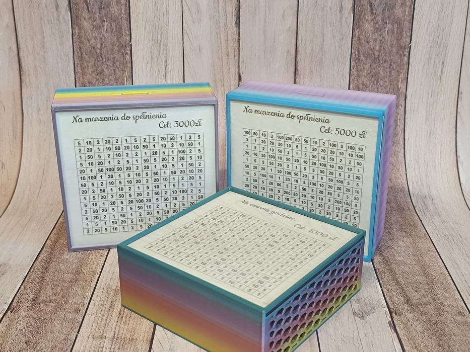 Skarbonka wykreślanka - połączenie drewna i druku 3d