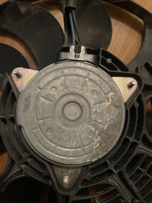 Крильчатка мотор вентилятора охолодження лев і прав Nissan Leaf 11-17