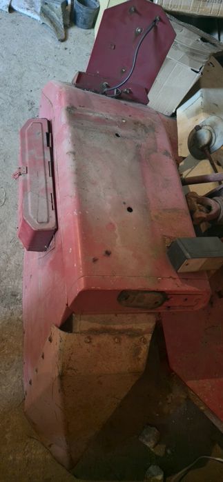 Komplet: kabina i błotniki do ciągnika