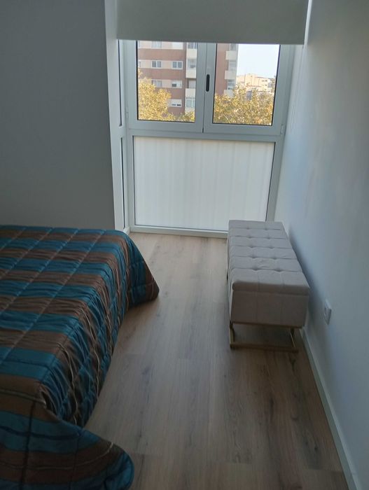 Aluga-se apartamento