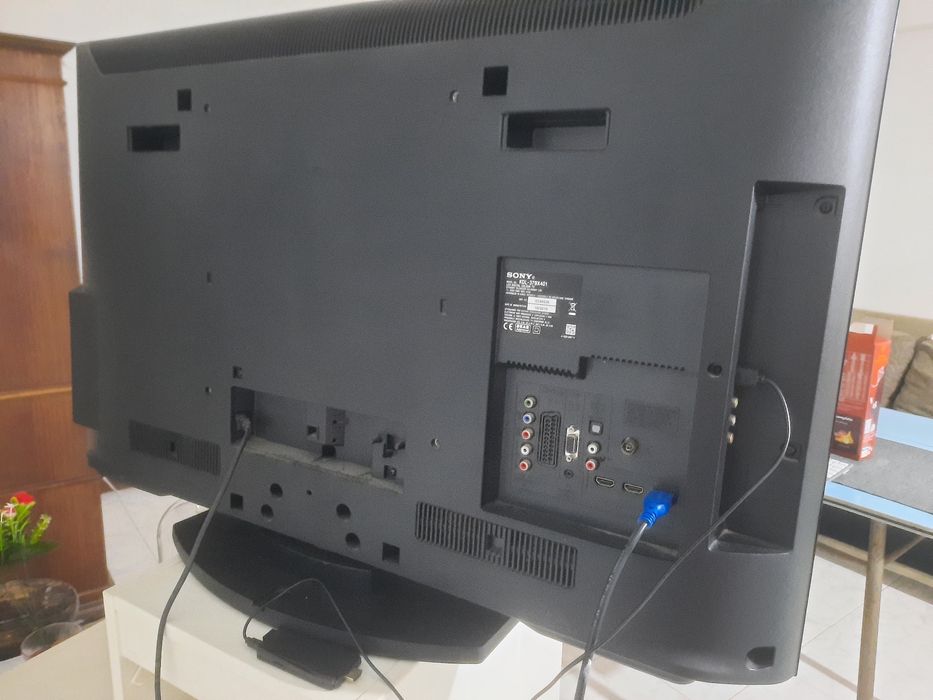 TV Sony 37" + Box Tanix + Comando