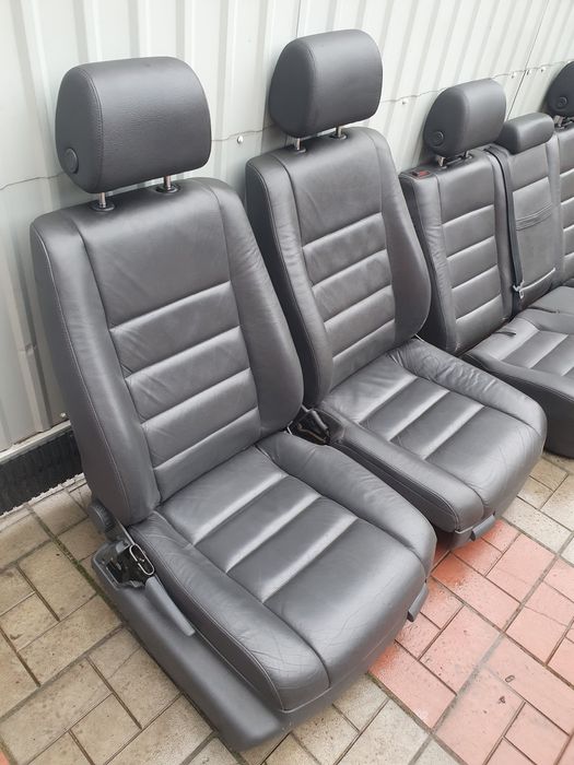 Гарні сидіння Volkswagen Touareg Caddy шкіра кожа синенья салон
