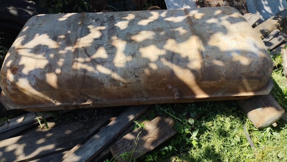 Продам бак топлівний