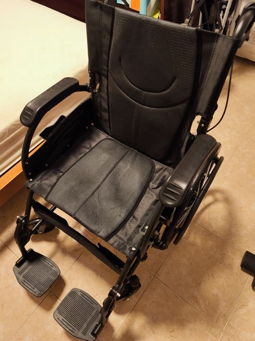 Cadeira de rodas dobrável + Almofada acento