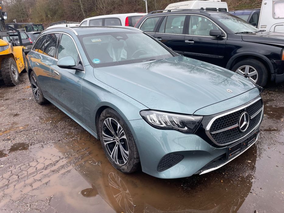 Mercedes-Benz Klasa E uszkodzony
