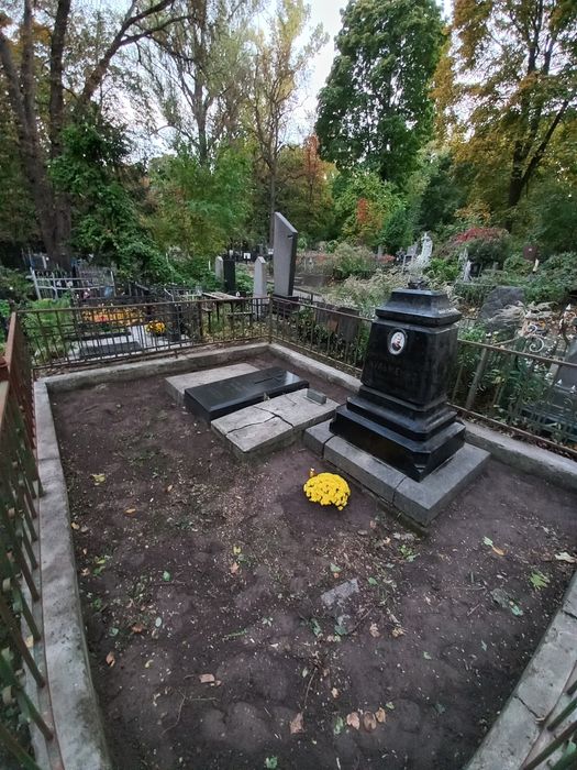 Уборка  и уход могил КИЕВ