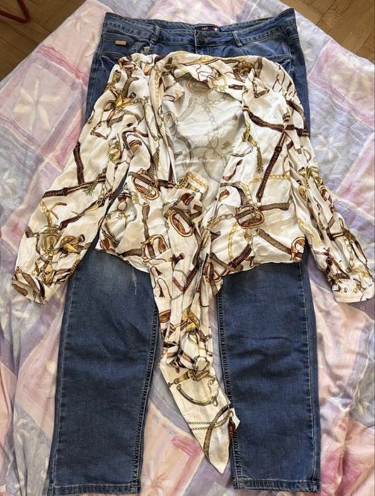 Продам лотом джинси та кофту на запах