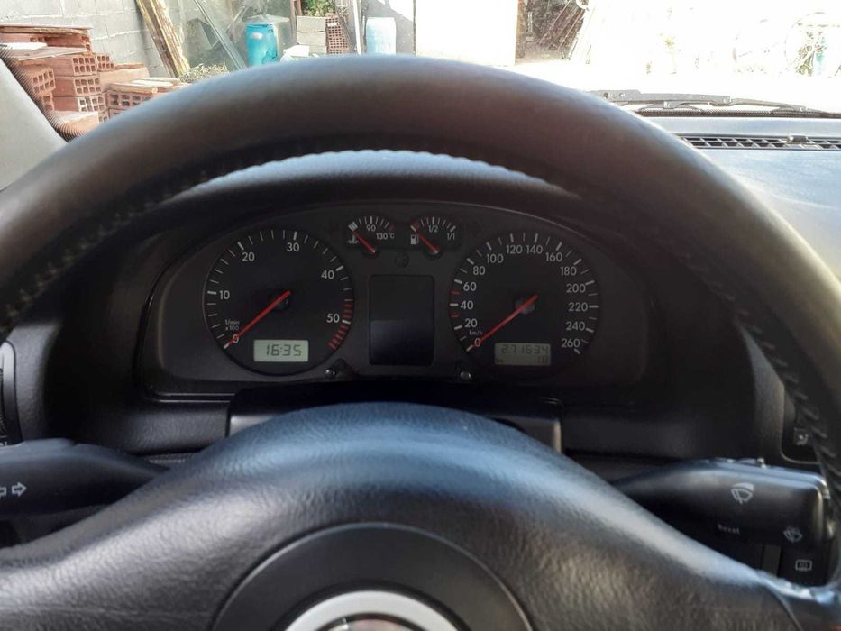 VW Passat 1.9 TDI 115CV Ano 2000