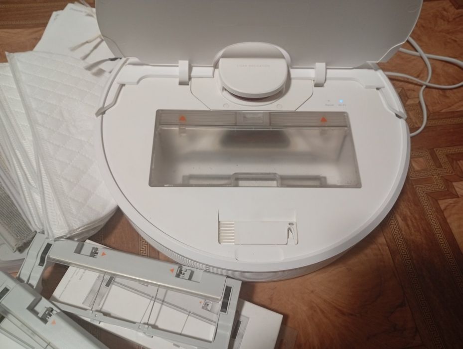 Продам робот пилосос Dreame Vacuum D9
