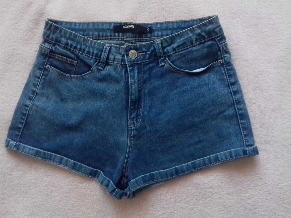 Jasne jeansowe spodenki Sinsay